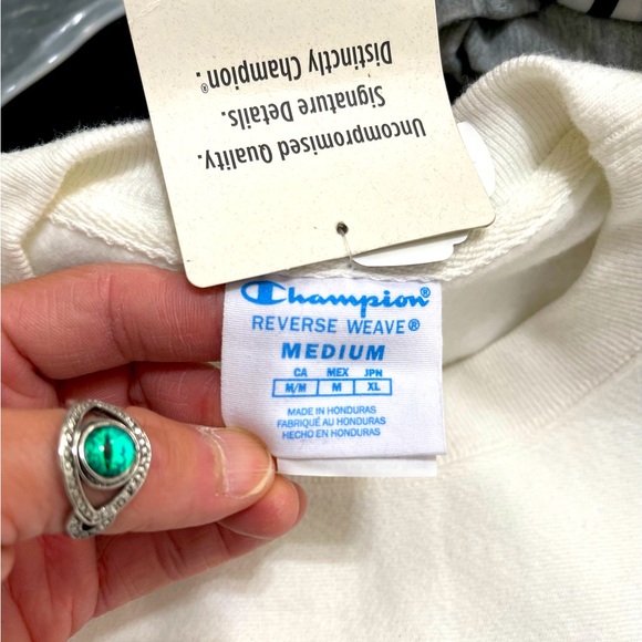 NWT Unisex Size Medium Champion Reserve Weave Chenille Logo Print Sweater White - Picture 12 of 13